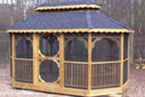 A true delight, the screened in gazebo, enjoy the outdoors, no bugs!